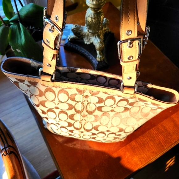 Coach Tote - Picture 2 of 8